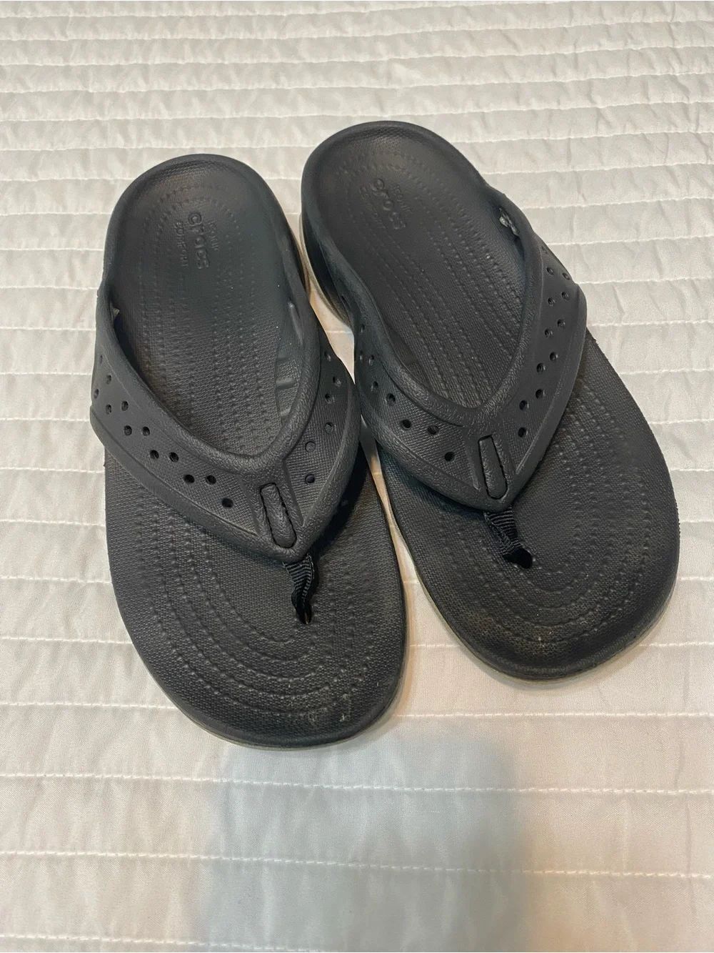 Crocs Black Flip Flop Sandals Men’s Size 7
